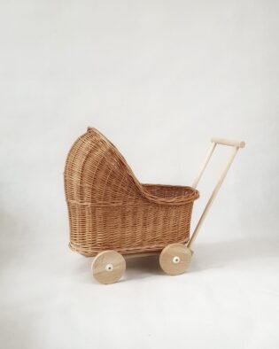 Handgefertigter Puppenwagen aus Weide in natürlicher Optik - Korbgeflecht Korbpuppenwagen für Mädchen