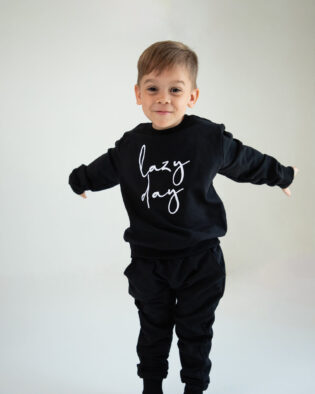 Kinder Trainingsanzug 2-teiliges Set Schwarz “Lazy Day” Jogginganzug für Jungen und Mädchen